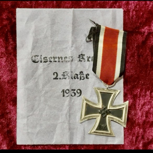 WW2 German Iron Cross and Packet7
